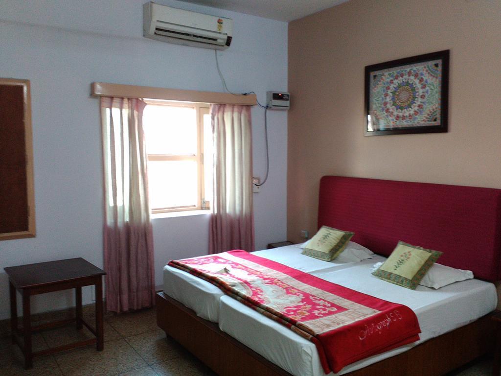 Hotel Ajaya Varanasi Ruang foto