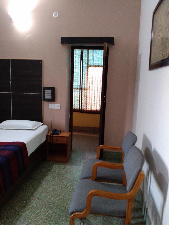 Hotel Ajaya Varanasi Ruang foto