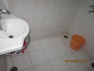 Hotel Ajaya Varanasi Bagian luar foto