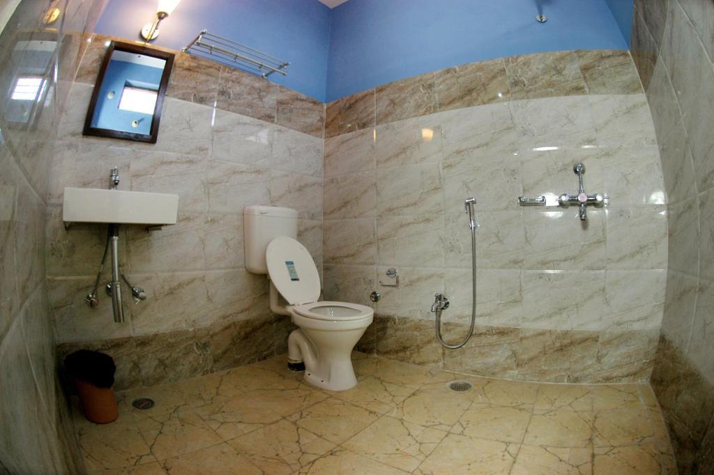 Hotel Ajaya Varanasi Ruang foto